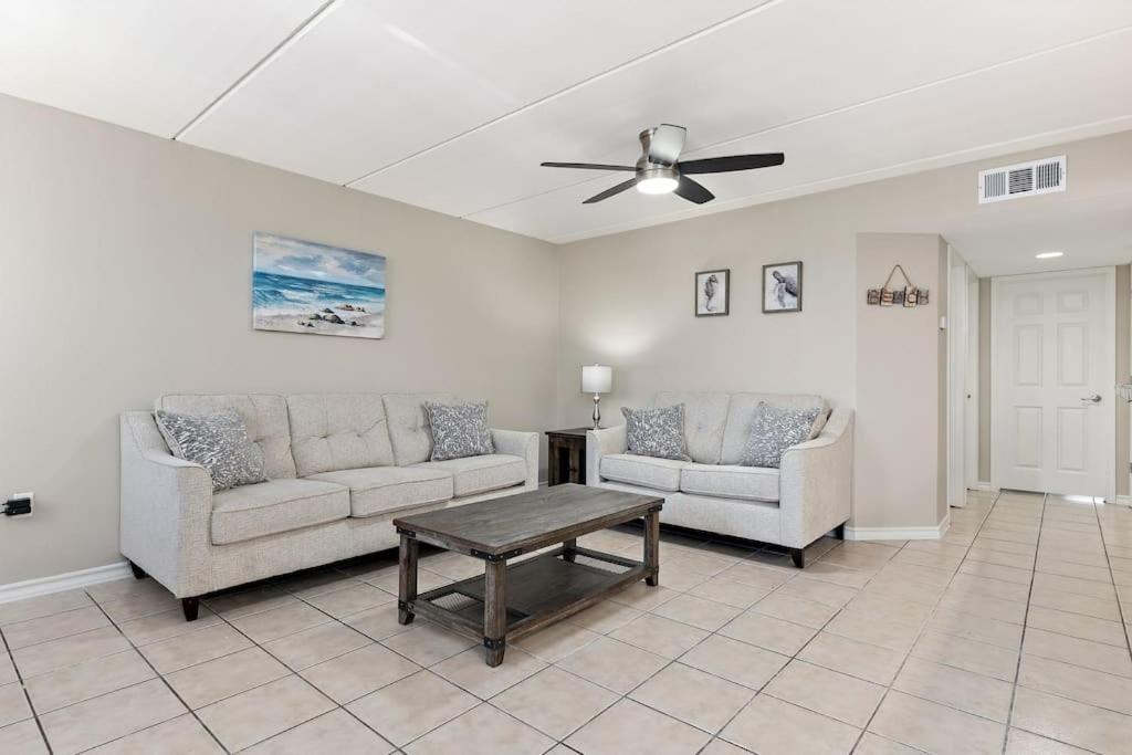 2 Bed 1 Bath Condo By Beach & Entertainment South Padre Island Exterior photo