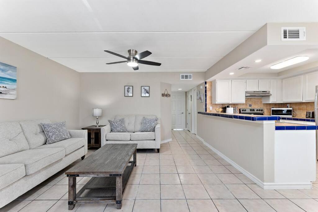 2 Bed 1 Bath Condo By Beach & Entertainment South Padre Island Exterior photo